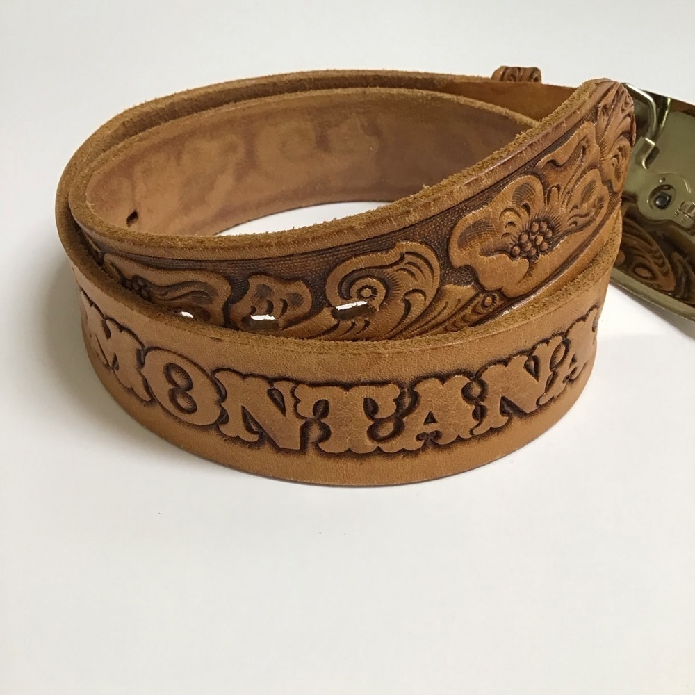 Montana Leather Belt SZ 28 Tooled Tan Western Wagon Buckle Kalispell MT Vintage - Picture 2 of 16